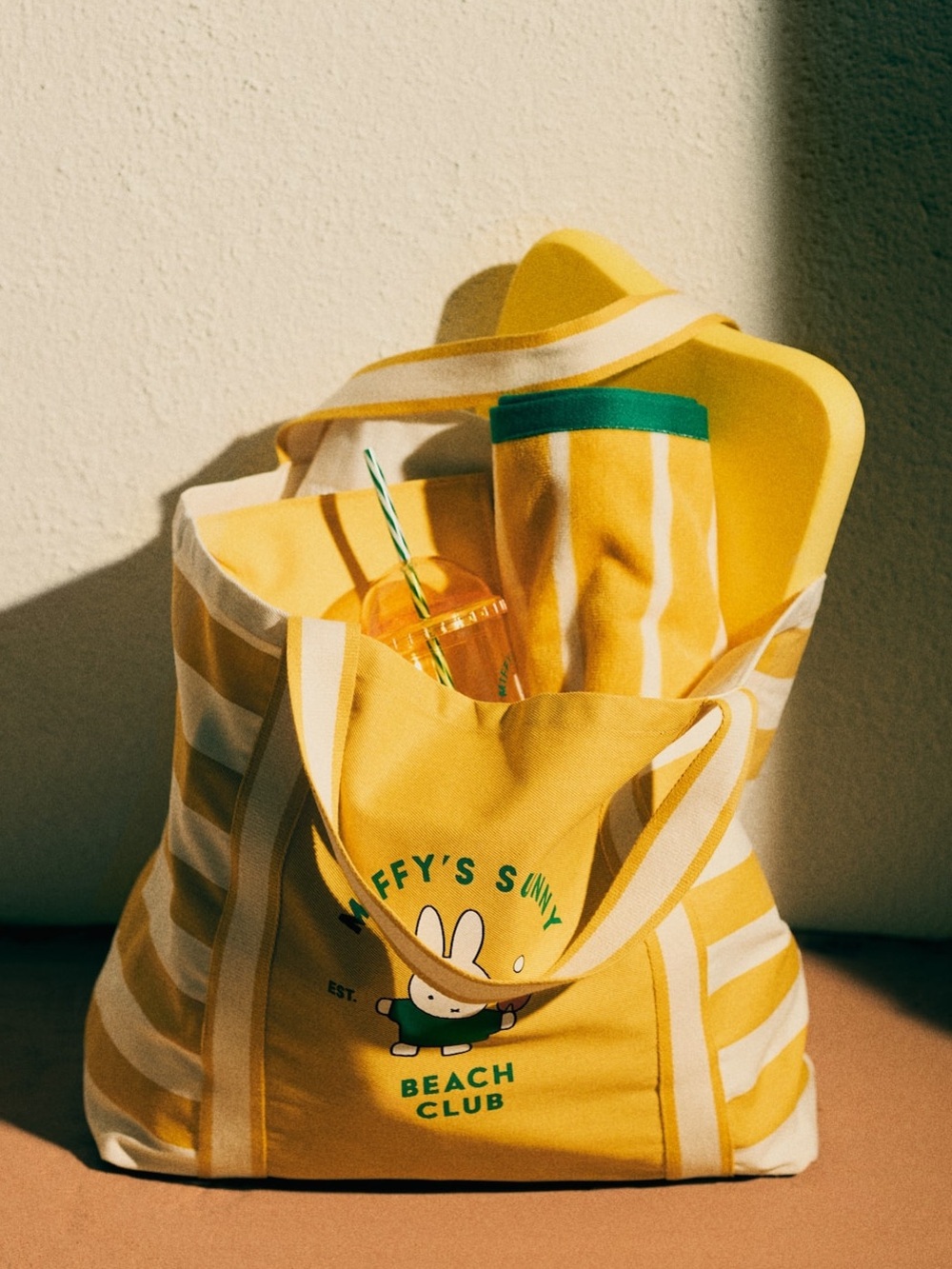 Miffy Beach tote bag MIFFY’s Sunny Beach Club Yellow TOTE